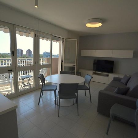 Lignano Pineta With Sea View Apartment Lignano Sabbiadoro Bagian luar foto