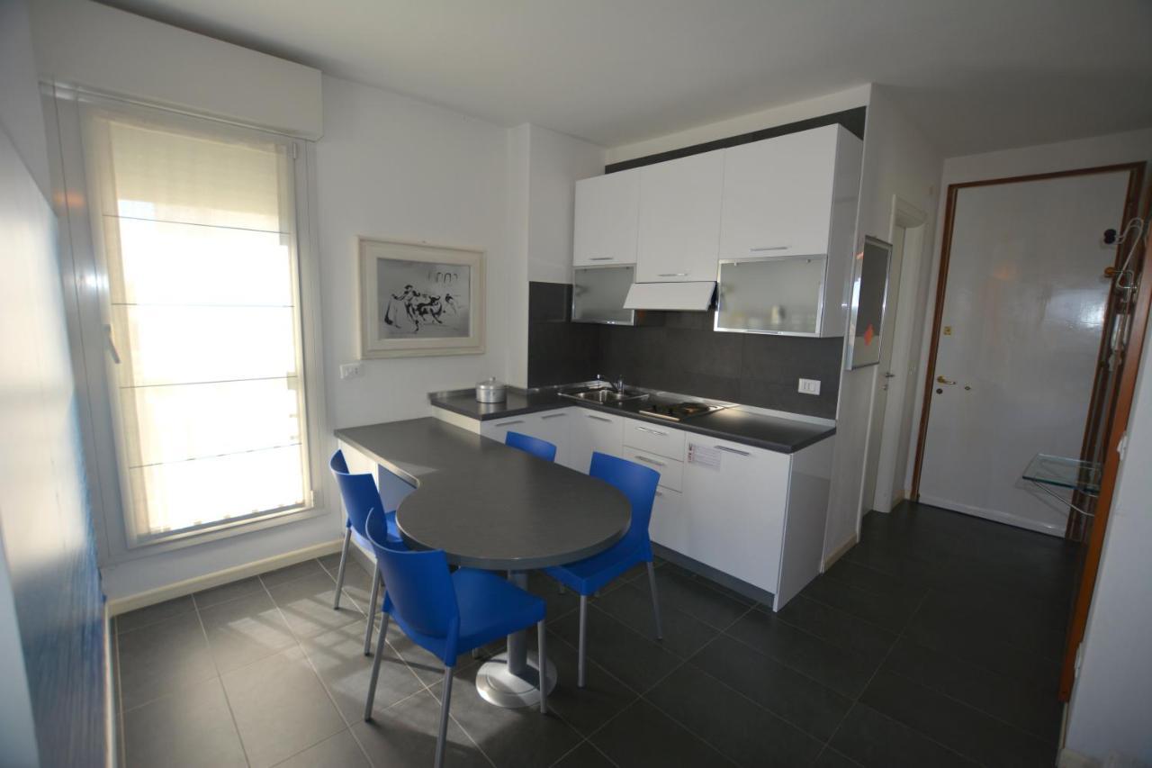 Lignano Pineta With Sea View Apartment Lignano Sabbiadoro Bagian luar foto