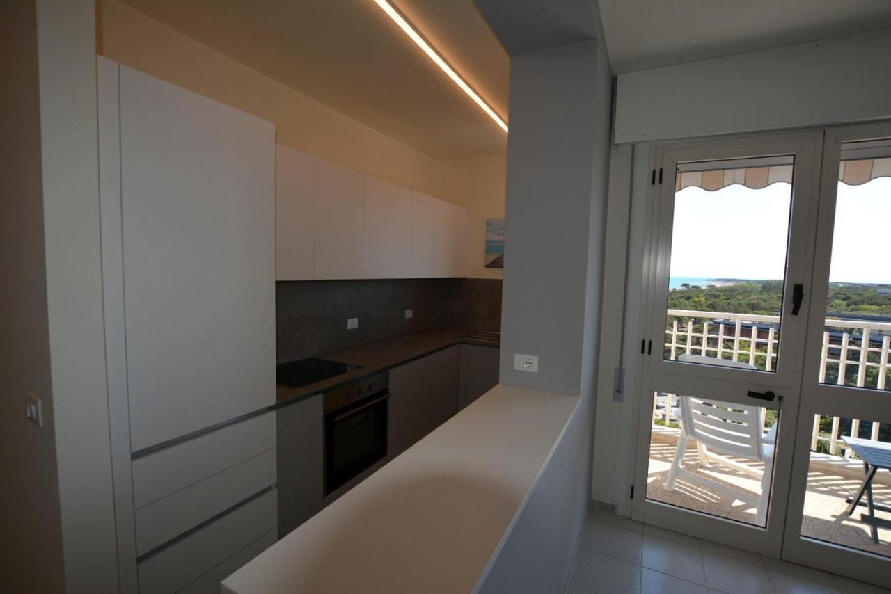 Lignano Pineta With Sea View Apartment Lignano Sabbiadoro Bagian luar foto