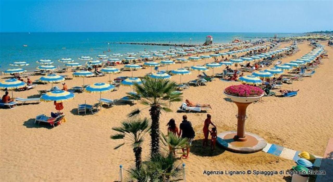 Lignano Pineta With Sea View Apartment Lignano Sabbiadoro Bagian luar foto